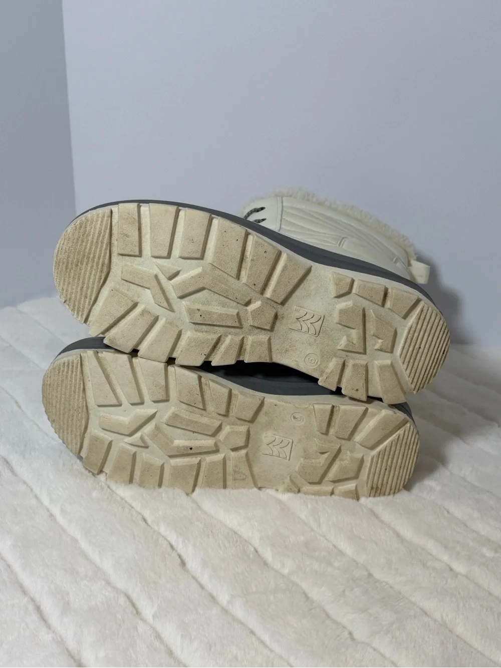 Winter boots - women’s size 6